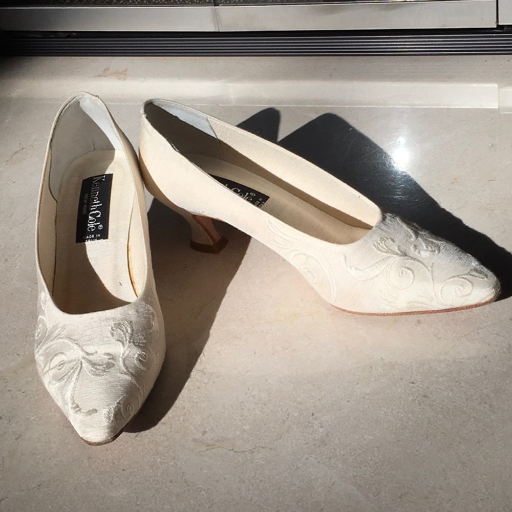 Kenneth Cole- Vintage Cream Silk Brocade Heels